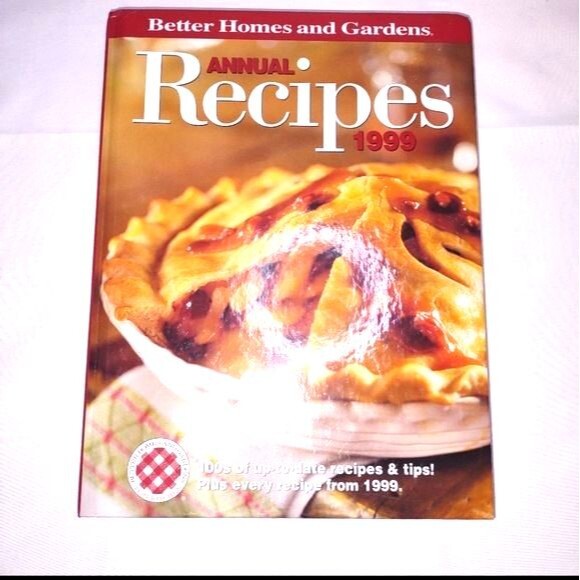 Vintage Better Homes & Gardens Holiday Cookbook with Annual Recipes 1999 - Picture 4 of 5